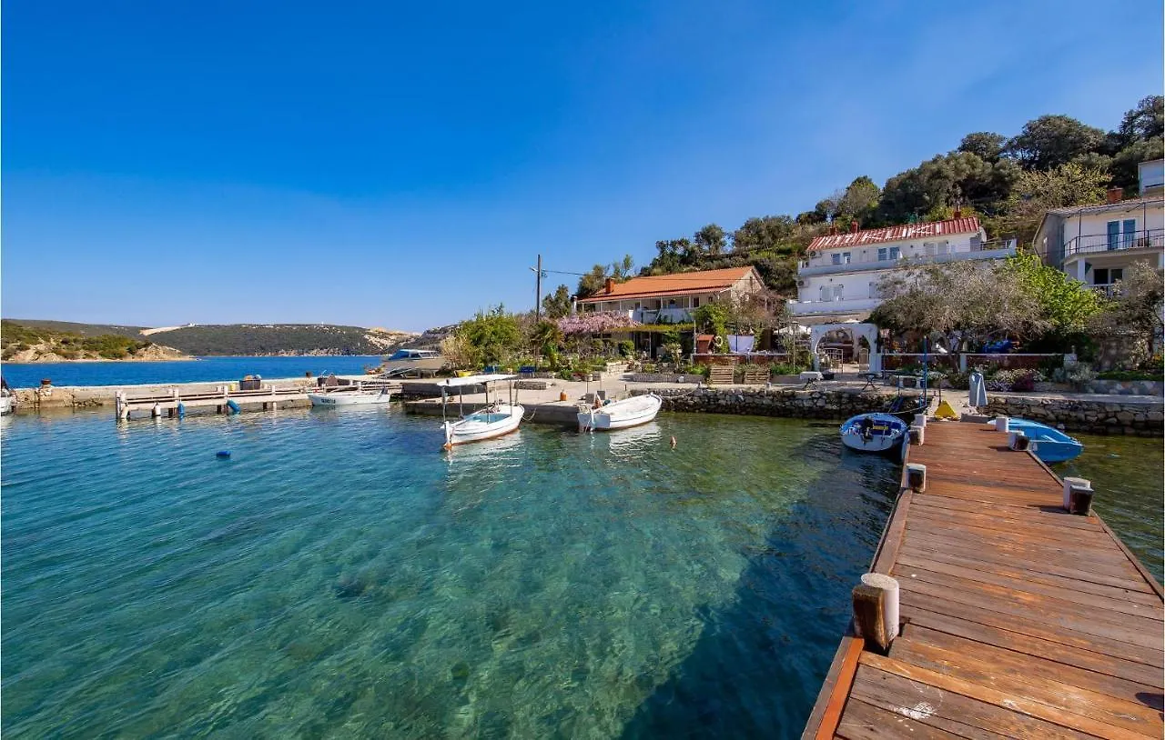 Beautiful Apartment In Supetarska Draga With Wifi
