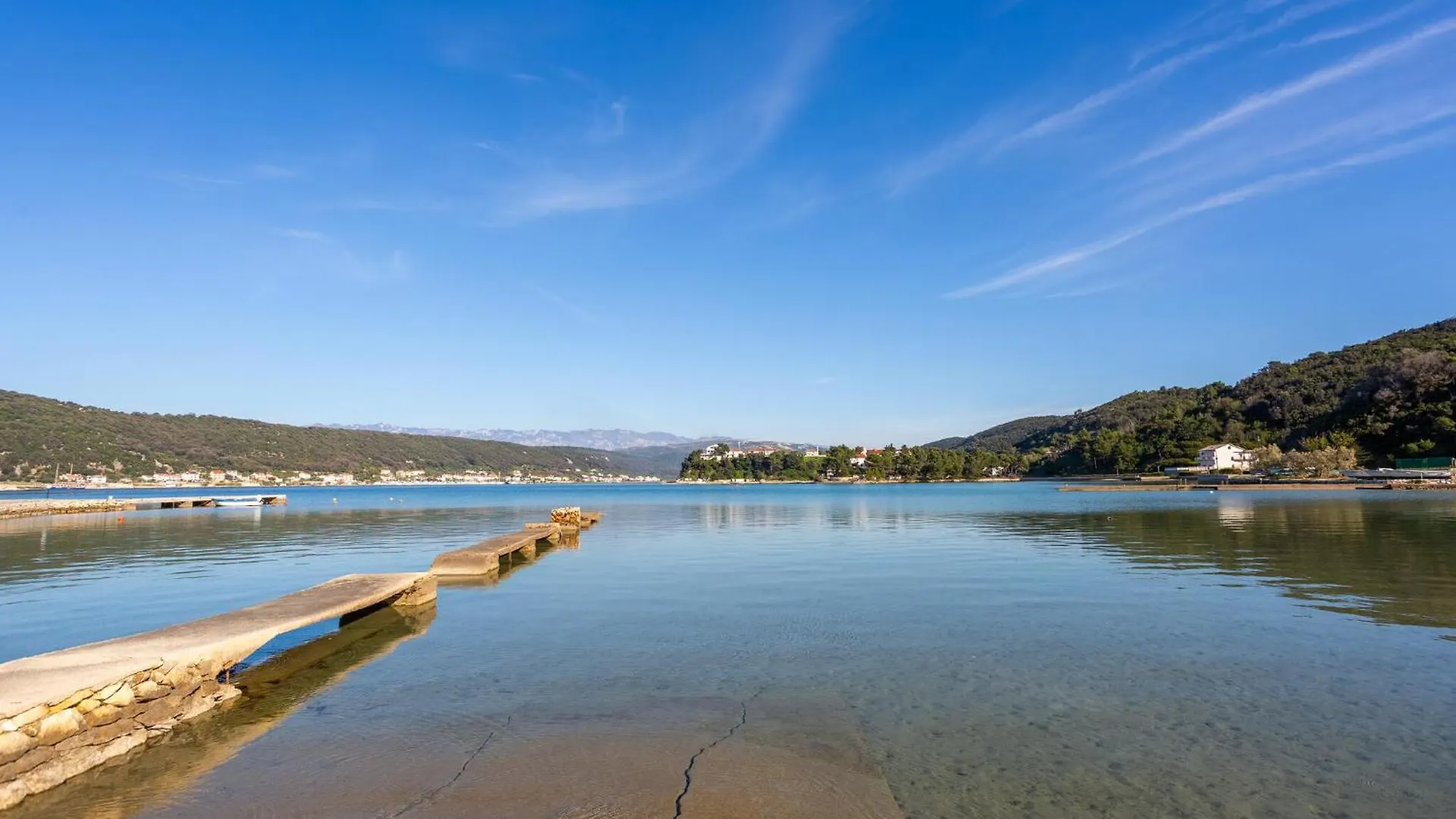 Beautiful Apartment In Supetarska Draga With Wifi
