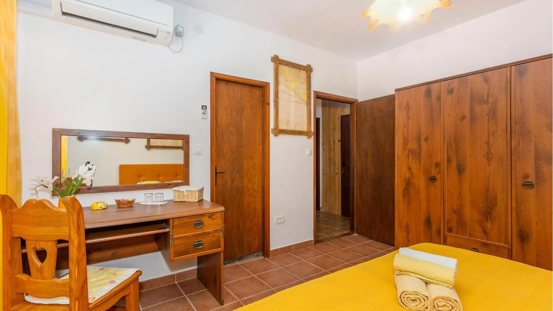 Beautiful Apartment In Supetarska Draga With Wifi 0*,