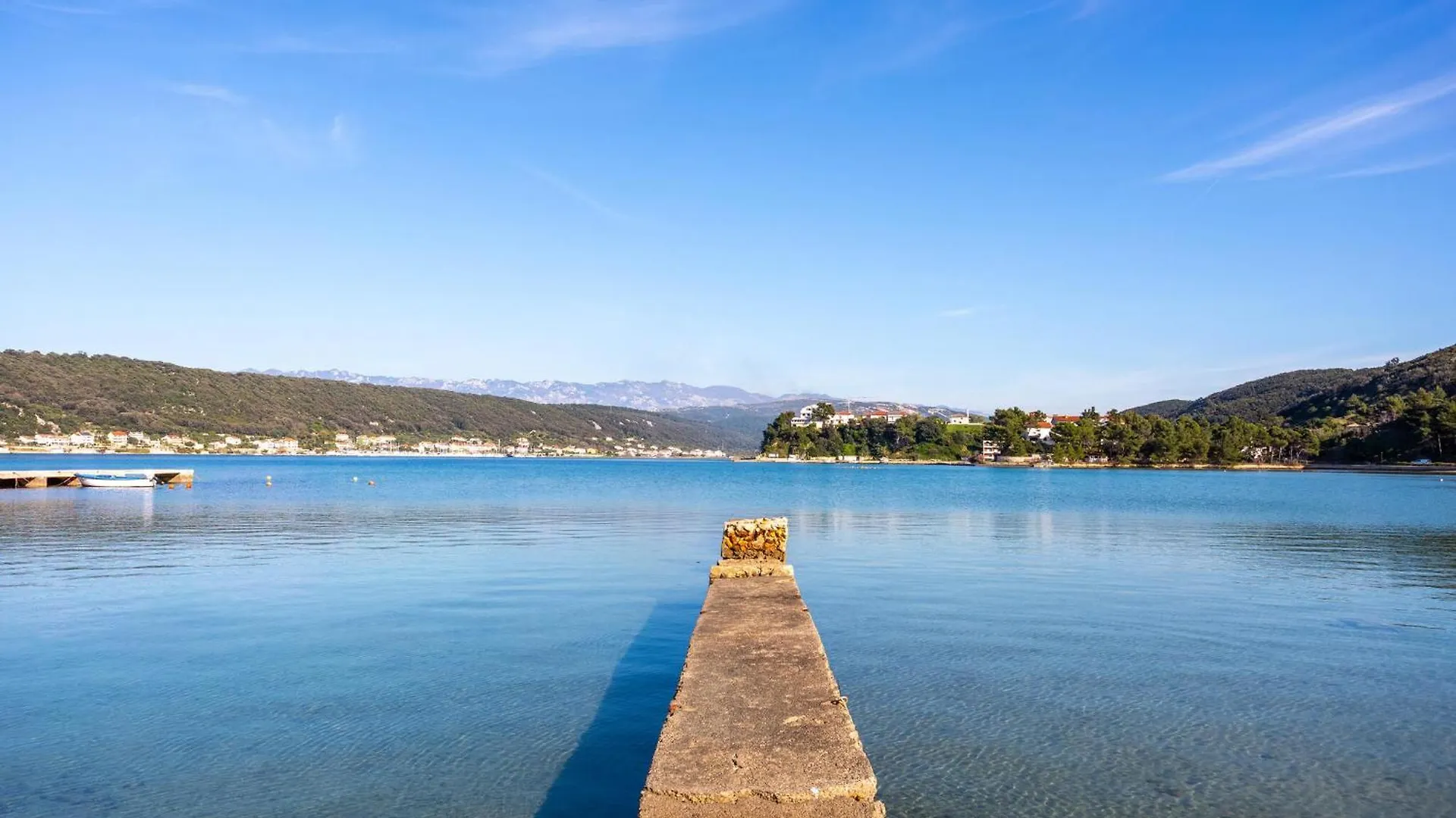Beautiful Apartment In Supetarska Draga With Wifi