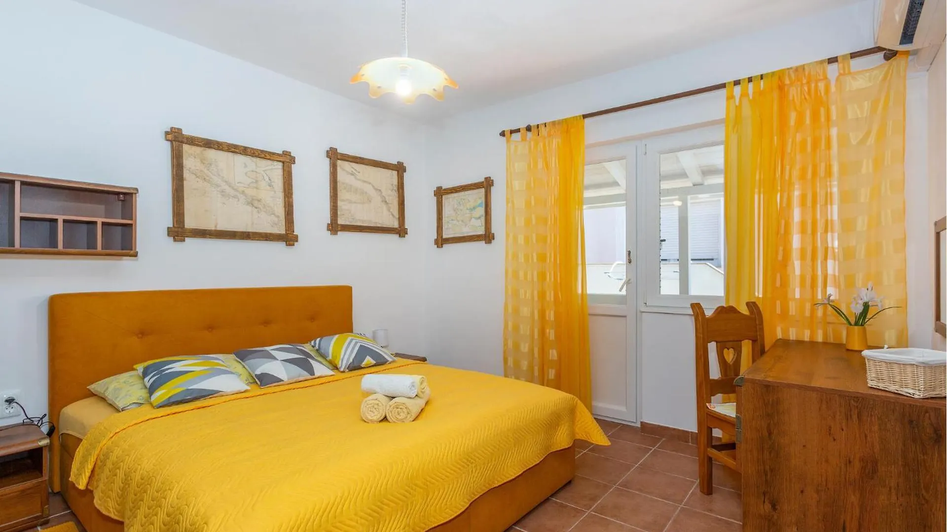 Beautiful Apartment In Supetarska Draga With Wifi Croatia