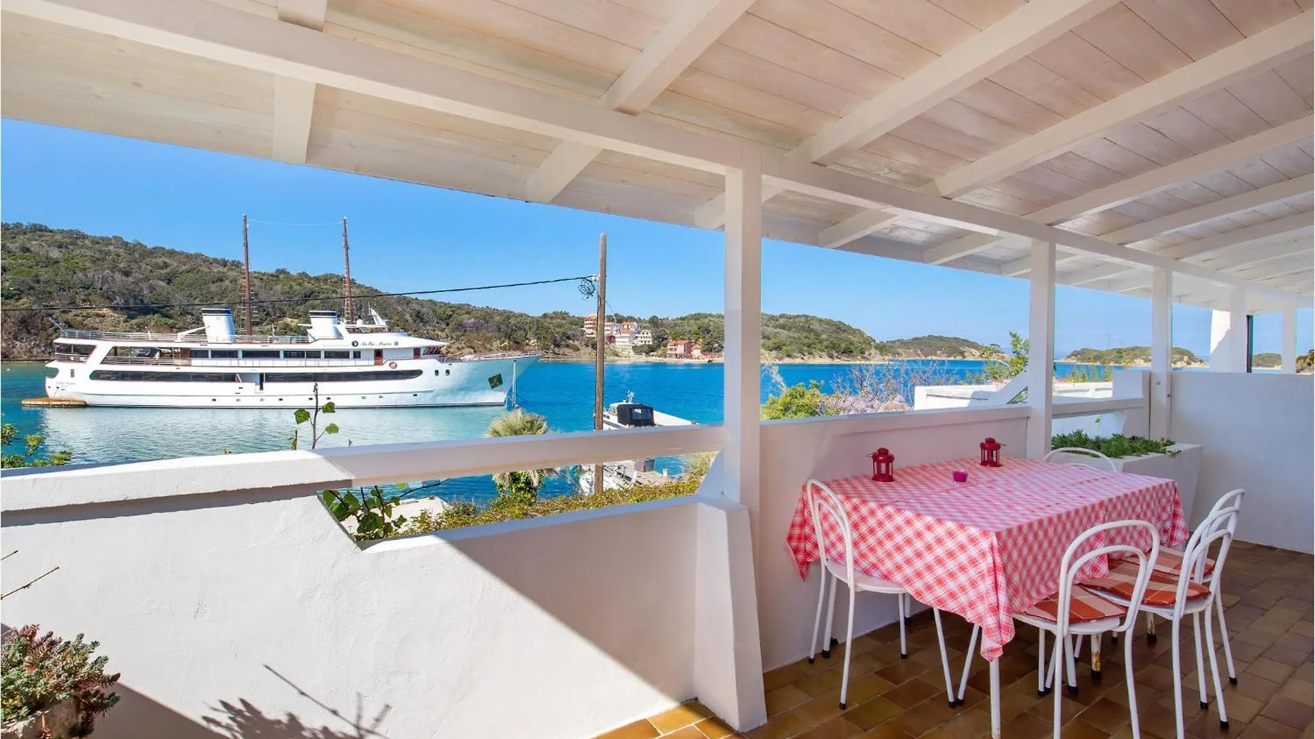 Beautiful Apartment In Supetarska Draga With Wifi