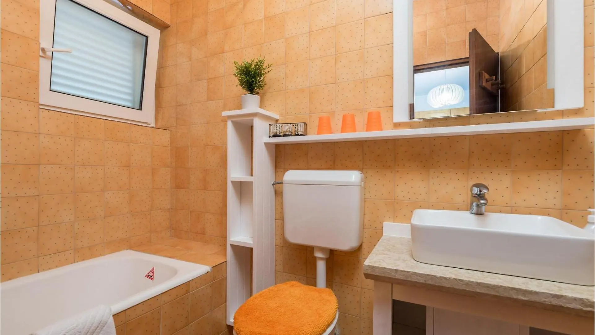 Beautiful Apartment In Supetarska Draga With Wifi