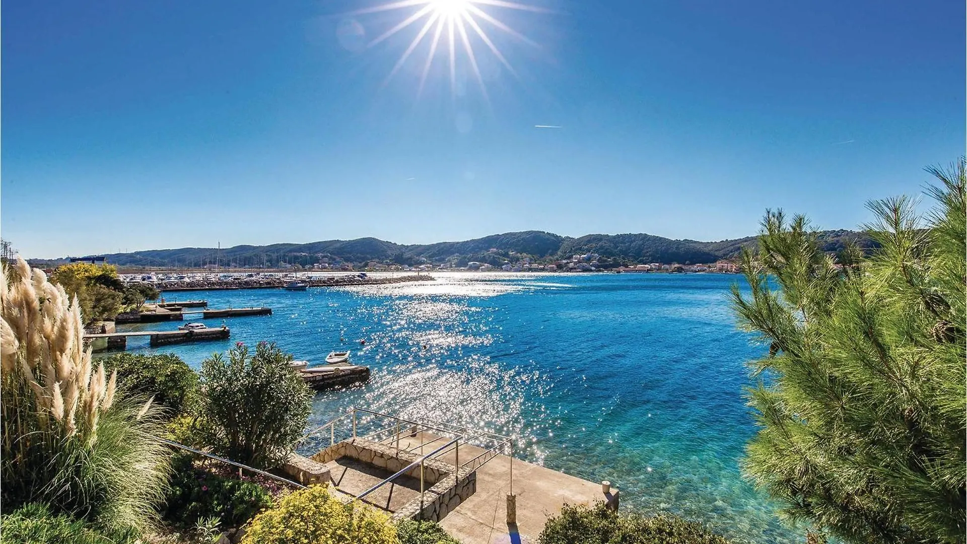 Beautiful Apartment In Supetarska Draga With Wifi Croatia
